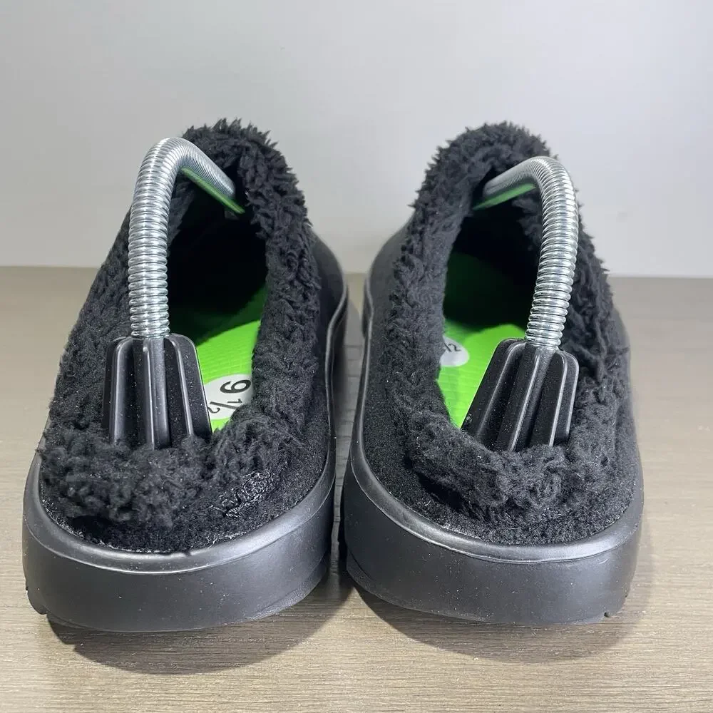 Oofos Mens 9.5 Slides NEW OOCozee Black Sherpa Lined Recovery Shoes Slip On Fur